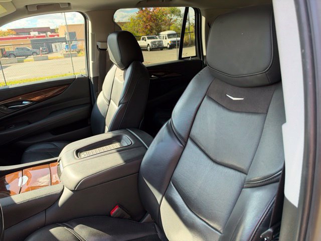 Used 2020 Cadillac Escalade Luxury AWD/4WD image 8
