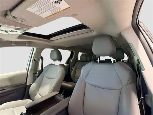Certified 2024 Toyota Sienna XLE image 16