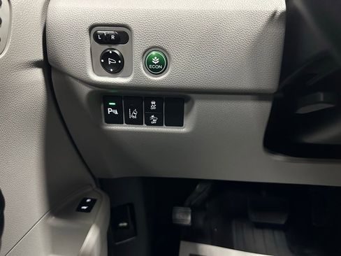 Used 2018 Honda Pilot Touring image 17