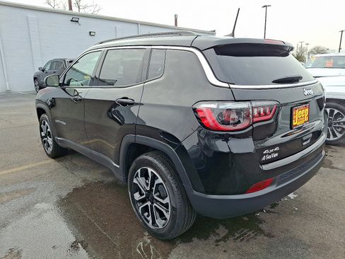 Certified 2022 Jeep Compass Limited image 4