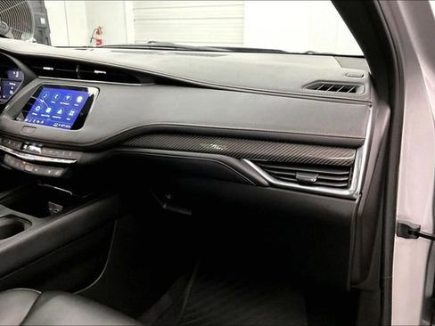 Used 2022 Cadillac XT4 Sport AWD/4WD image 19