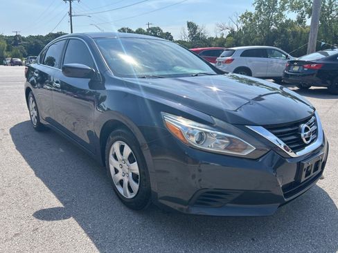 Used 2016 Nissan Altima 2.5 S w/ Power Driver Seat Package FWD image 3