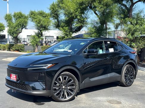 New 2026 Toyota C-HR AWD/4WD image 2