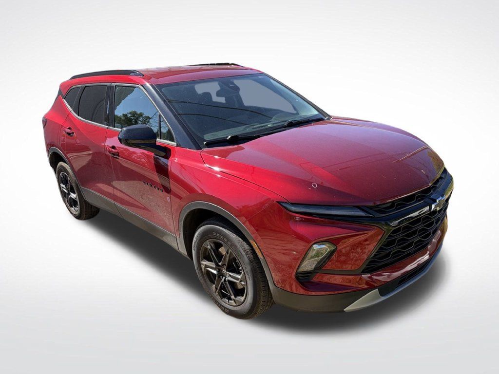 Used 2024 Chevrolet Blazer LT FWD image 9