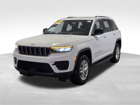 Used 2024 Jeep Grand Cherokee Laredo X AWD/4WD image 20