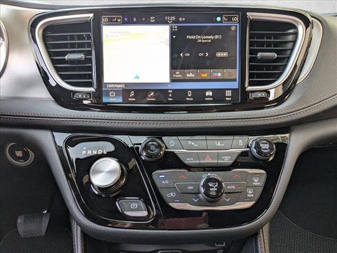 New 2026 Chrysler Pacifica Pinnacle image 12