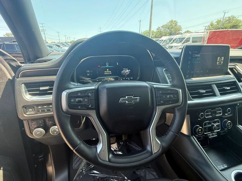 Used 2024 Chevrolet Tahoe Z71 w/ Luxury Package AWD/4WD image 17