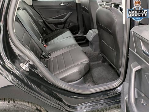 Used 2024 Volkswagen Jetta SE w/ Panoramic Sunroof Package FWD image 30