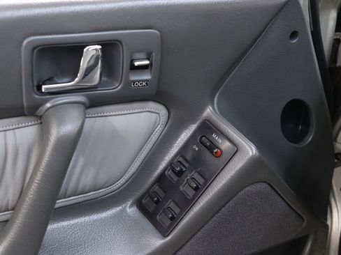 Used 1987 Acura Legend L image 28