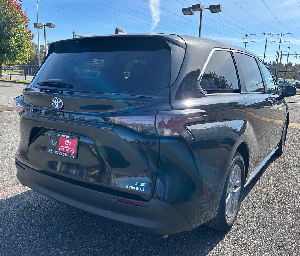 Certified 2024 Toyota Sienna LE AWD/4WD image 5