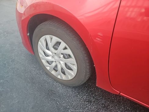 Used 2018 Toyota Corolla LE FWD image 9