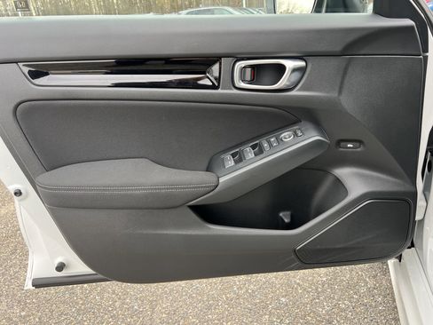 Used 2025 Honda Civic Sport image 11