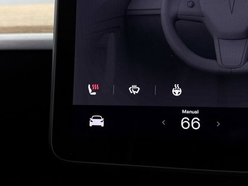 Used 2024 Tesla Model Y Performance image 26
