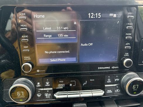 Used 2021 Toyota Highlander LE AWD/4WD image 13