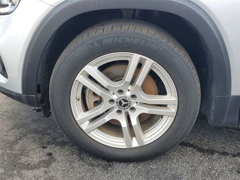 Used 2021 Mercedes-Benz GLB 250 4MATIC w/ Premium Package image 9