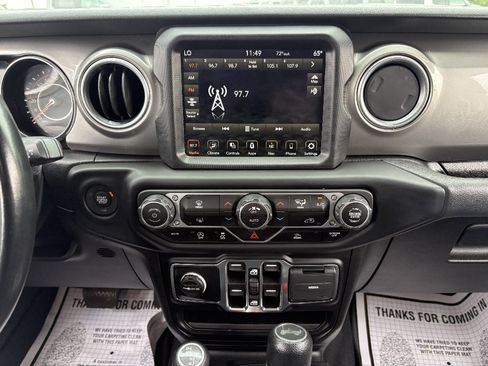 Used 2021 Jeep Wrangler Unlimited Sahara AWD/4WD image 26