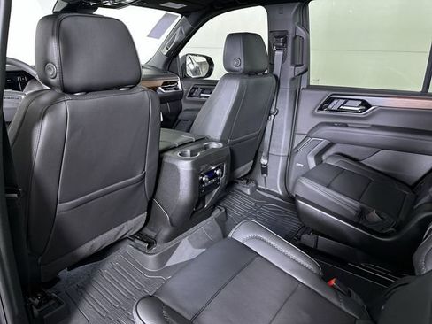 New 2026 GMC Yukon Denali w/ Sun & Power Step Package AWD/4WD image 23