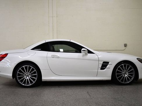 Used 2017 Mercedes-Benz SL 550 image 28