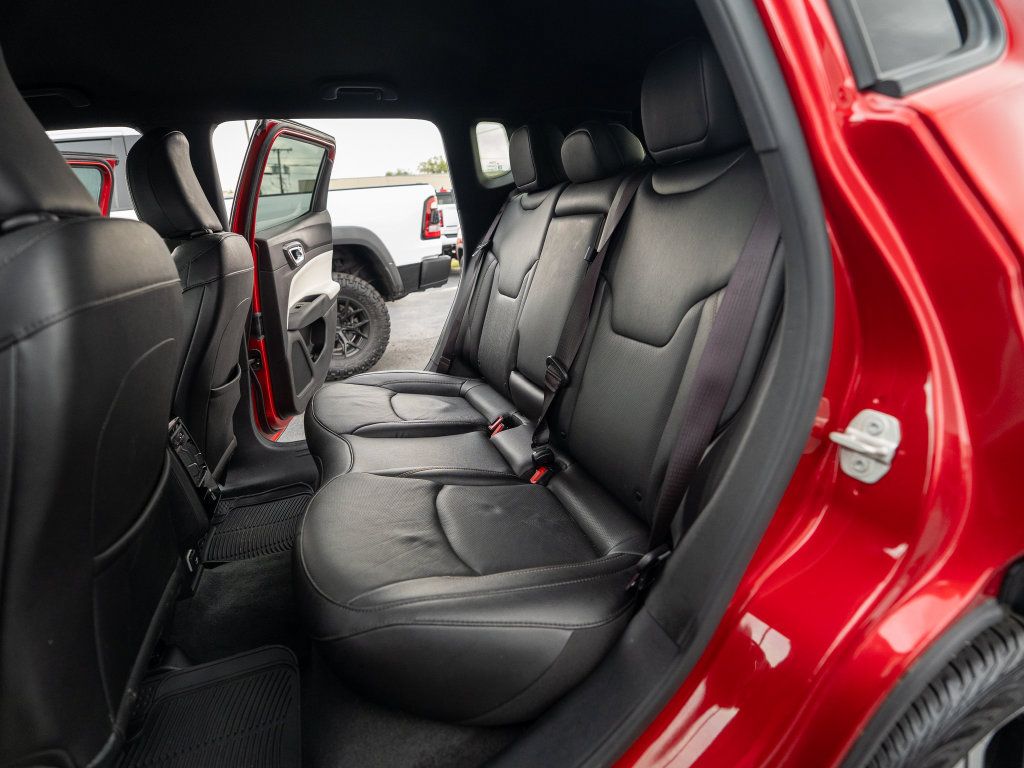 Used 2024 Jeep Compass Limited w/ Elite Group AWD/4WD image 17