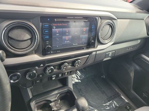 Used 2019 Toyota Tacoma TRD Sport AWD/4WD image 14