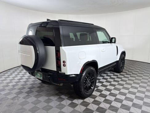 Used 2025 Land Rover Defender 90 X-Dynamic SE AWD/4WD image 8
