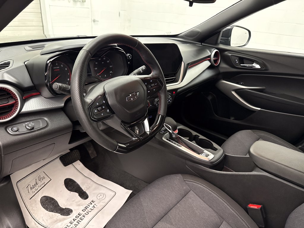 Used 2024 Chevrolet Trax RS w/ Driver Confidence Package FWD image 9