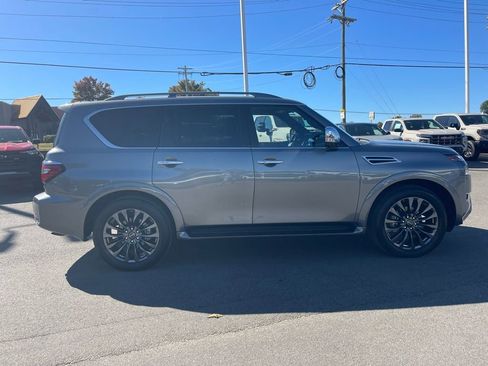 Used 2024 Nissan Armada Platinum image 6
