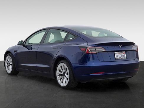 Used 2023 Tesla Model 3 Standard Range image 6