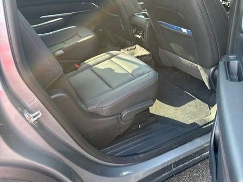 Used 2024 Chevrolet Traverse Z71 w/ Enhanced Driving Package AWD/4WD image 17