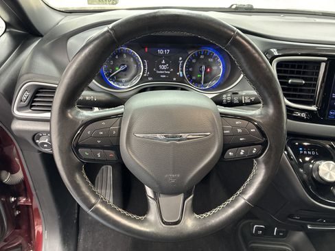 Used 2020 Chrysler Pacifica Touring-L Plus w/ Advanced Safetytec Group FWD image 22