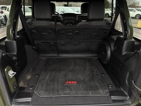 Used 2021 Jeep Wrangler Unlimited Sahara image 33