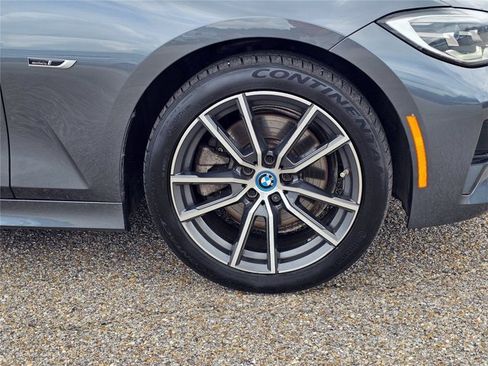 Used 2022 BMW 330e xDrive w/ Premium Package AWD/4WD image 13