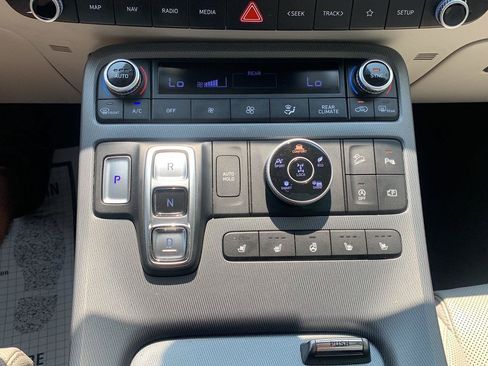 Used 2024 Hyundai Palisade Limited AWD/4WD image 30