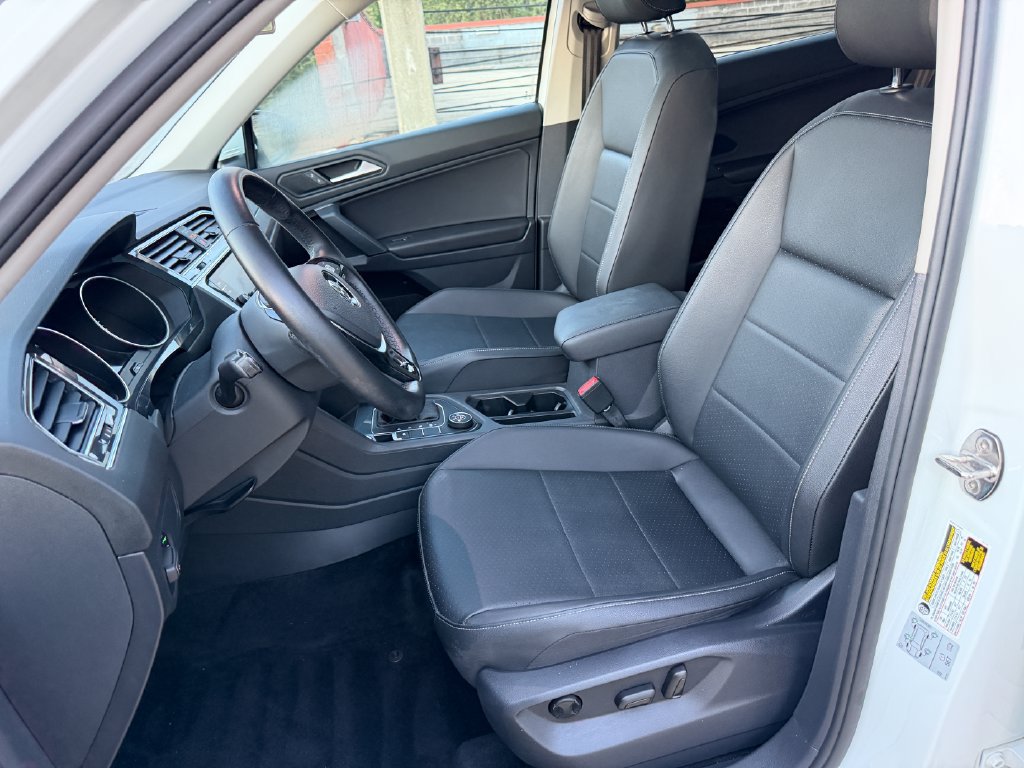 Used 2019 Volkswagen Tiguan SE w/ Panoramic Sunroof Package AWD/4WD image 12