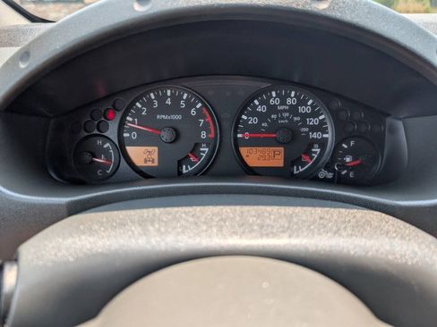Used 2012 Nissan Frontier SV AWD/4WD image 18