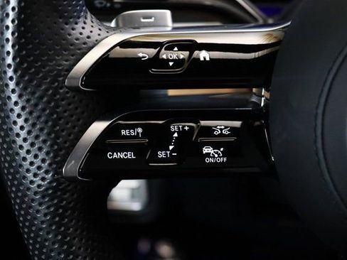 Used 2024 Mercedes-Benz GLS 580 4MATIC image 4