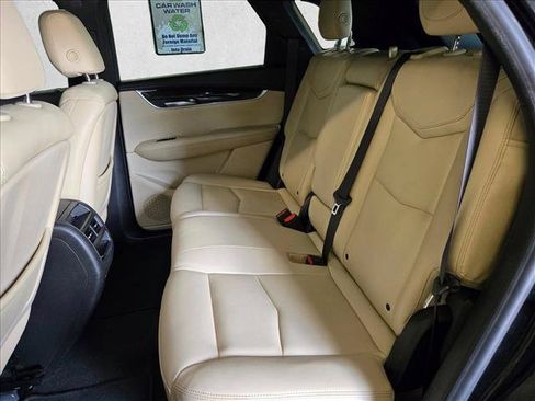 Used 2018 Cadillac XT5 FWD image 15