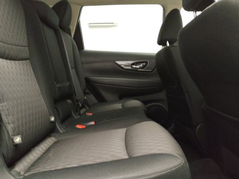 Used 2020 Nissan Rogue SV FWD image 19