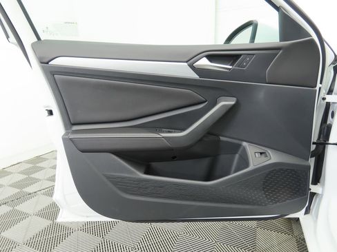 Certified 2025 Volkswagen Jetta S image 22