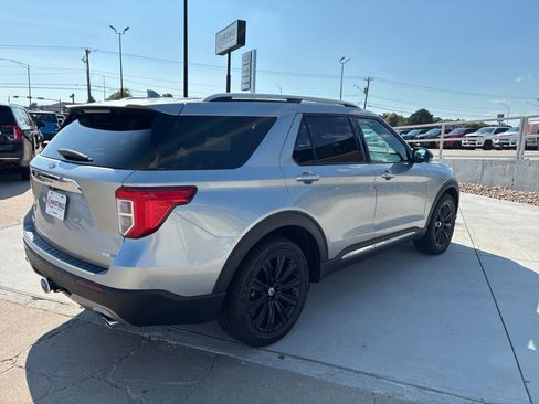 Used 2020 Ford Explorer Limited w/ Class III Trailer Tow Package AWD/4WD image 8