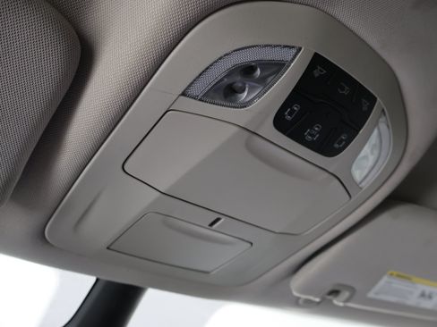 Used 2024 Chrysler Pacifica Touring-L FWD image 56