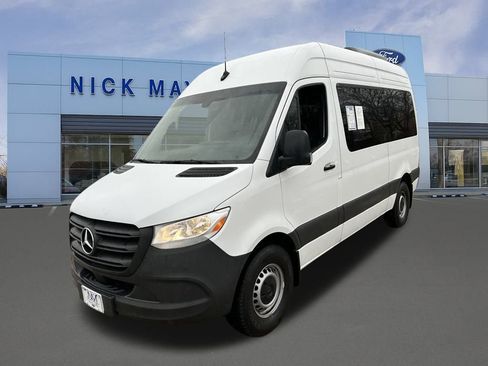 Used 2024 Mercedes-Benz Sprinter 2500 image 3
