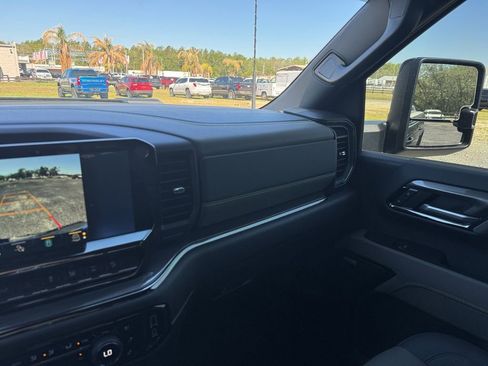 Used 2026 Chevrolet Silverado 2500 ZR2 AWD/4WD image 31