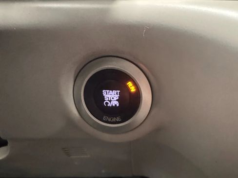 Used 2017 Chrysler Pacifica LX image 13