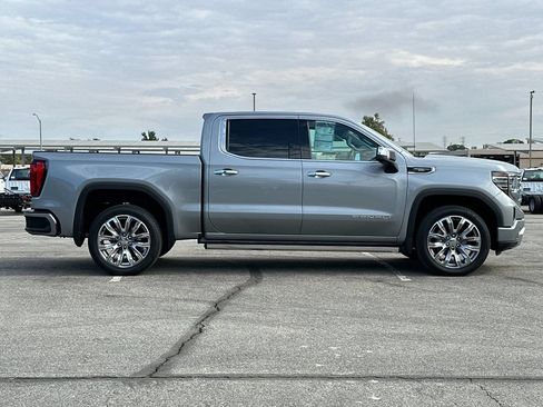 Used 2025 GMC Sierra 1500 Denali w/ Denali Reserve Package AWD/4WD image 2