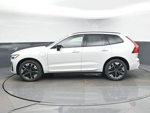 New 2026 Volvo XC60 T8 Plus w/ Protection Package Premier image 5