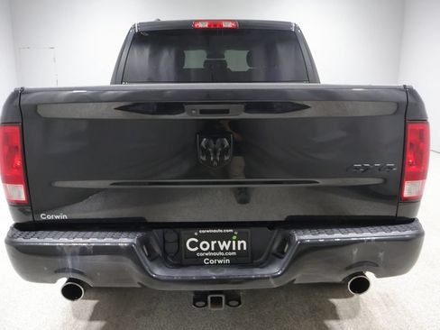Used 2019 RAM 1500 Express w/ Express Value Package AWD/4WD image 3