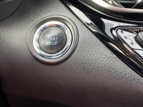Used 2021 Toyota C-HR Limited FWD image 12