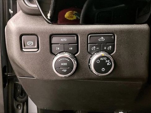 Used 2025 GMC Sierra 1500 SLE AWD/4WD image 38
