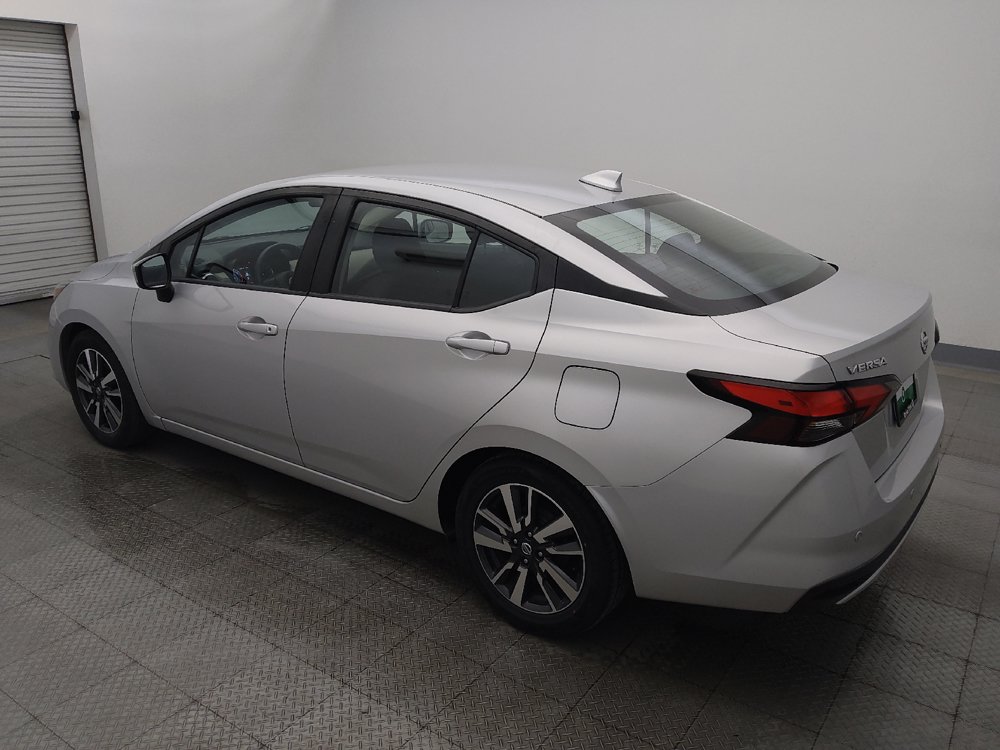 Used 2021 Nissan Versa SV FWD image 3